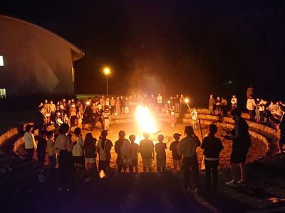 キャンプファイヤー