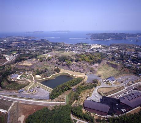 博物館外観(佐賀県立名護屋城博物館提供) 