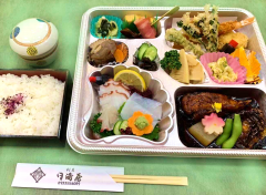 会席弁当