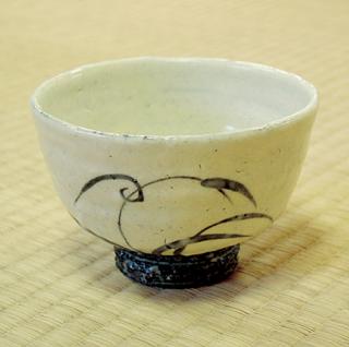 茶道具　唐津焼　中野陶痴造　渦文　香合　共布共箱　V　8438 0509205622_5eb69a66afdbc.jpg