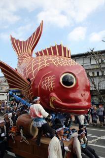 唐津くんち 五番山　鯛　魚屋町 ぬいぐるみ 唐津曳山人形 鯛：唐津民芸曳山 | 郷土玩具の杜