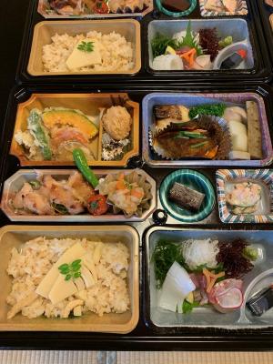 会席弁当