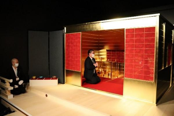 黄金の茶室(佐賀県立名護屋城博物館提供) 