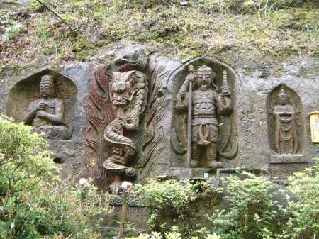 法安寺磨崖仏群