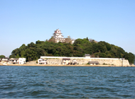 唐津神社正面