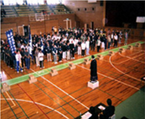 14ヶ町の参加者を前に開会を宣言する
唐津神社戸川宮司