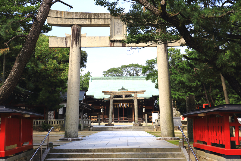 唐津神社正面