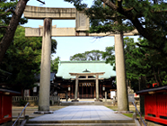 唐津神社正面